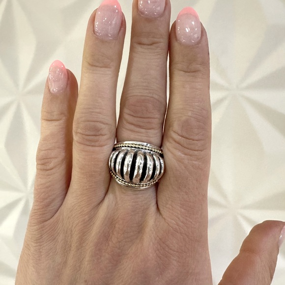 LAGOS Two Tone Caviar Dome Ring Size 7 - Picture 3 of 6